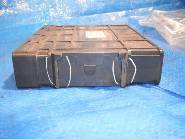 Engine Control Unit MITSUBISHI Toppo Bj 1999 GF-H46A — photo 3