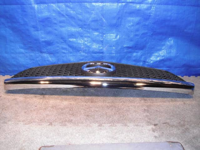 Radiator Grille MAZDA Carol 2001 LA-HB23S — photo 3