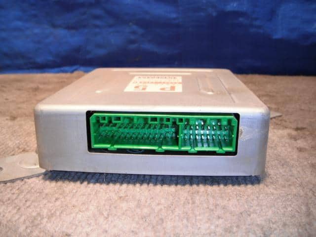 Engine Control Unit SUZUKI Wagon R 1997 E-CV21S 1120005390 — photo 2