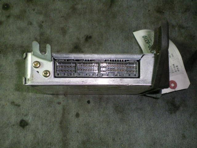 Engine Control Unit TOYOTA Crown 1990 Q-LS131 8966130441 — photo 2