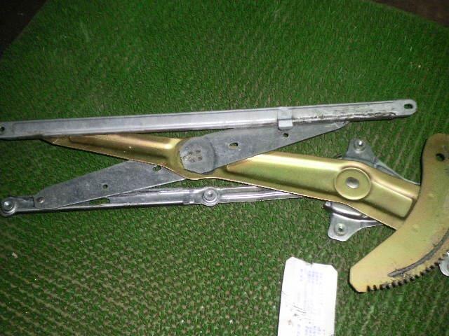 Front Left Door Regulator TOYOTA Estima 2002 TA-ACR30 — photo 3
