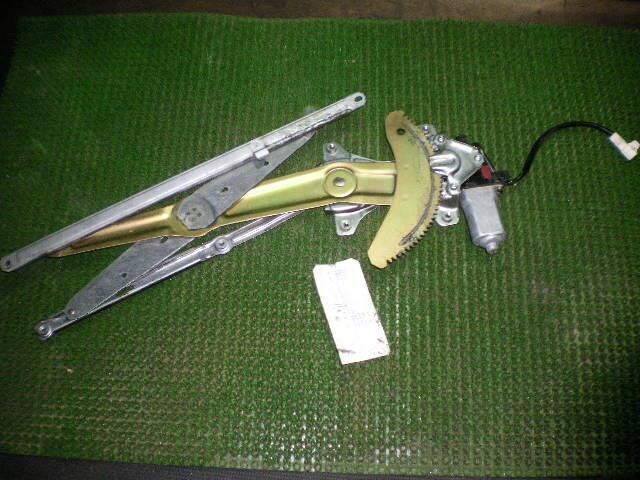 Front Left Door Regulator TOYOTA Estima 2002 TA-ACR30 — photo 1