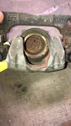 Front Left Caliper MITSUBISHI Minica 1996 E-H36A — photo 3