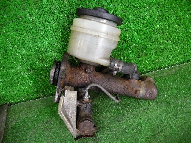 Brake Master Cylinder TOYOTA Landcruiser 1982 K-BJ41V — photo 2