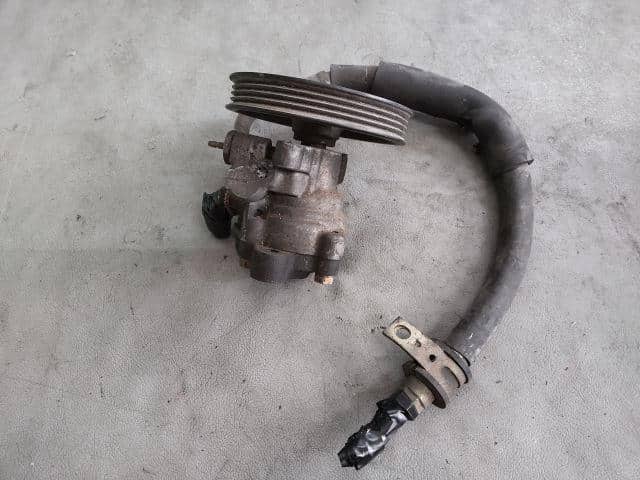 Power Steering Pump MITSUBISHI Pajero Mini 1995 E-H56A — photo 1