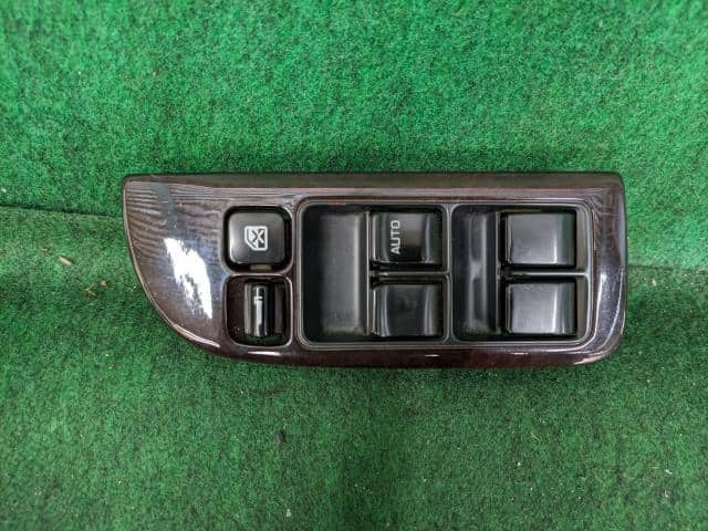 Power Window Switch NISSAN Gloria 1991 E-PAY32 — photo 1
