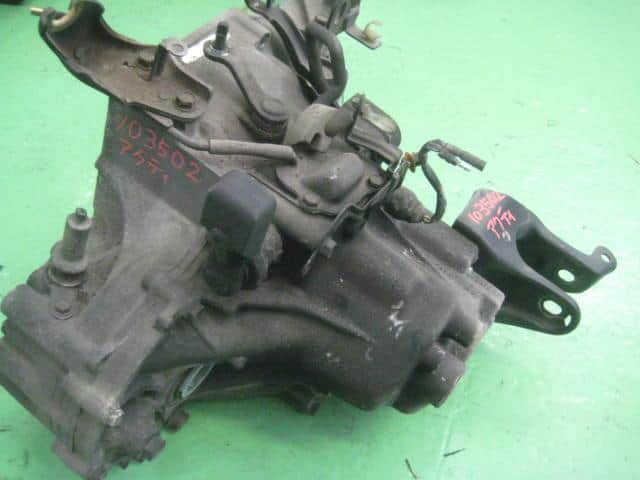 Manual Transmission HONDA Acty 1995 V-HA4 — photo 3