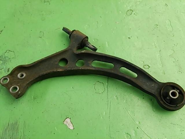 Front Right Lower Control Arm TOYOTA Harrier 1998 GF-SXU10 — photo 4