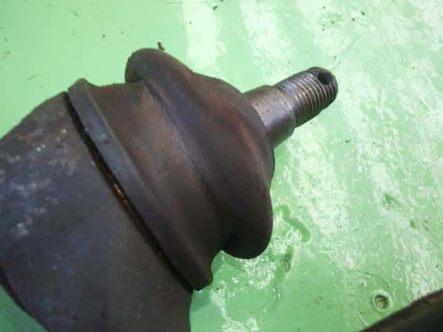 Front Left Lower Control Arm DAIHATSU Move 2000 GF-L900S — photo 5