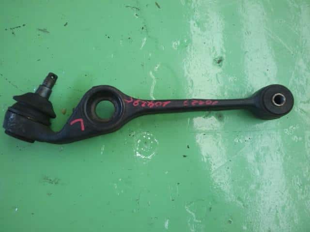 Front Left Lower Control Arm DAIHATSU Move 2000 GF-L900S — photo 1