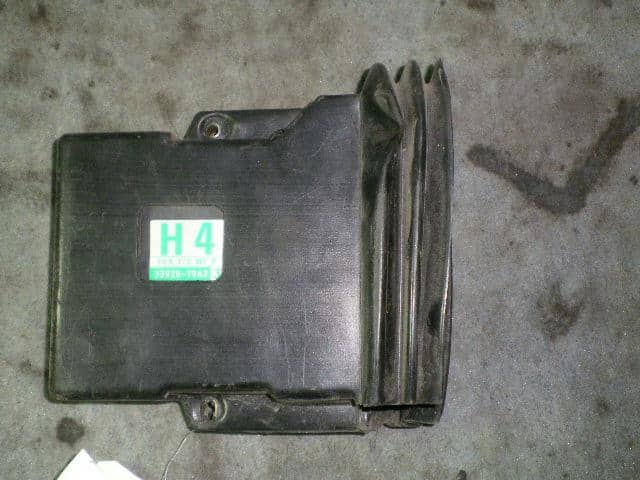Engine Control Unit SUZUKI Every 1999 GD-DB52V — photo 2