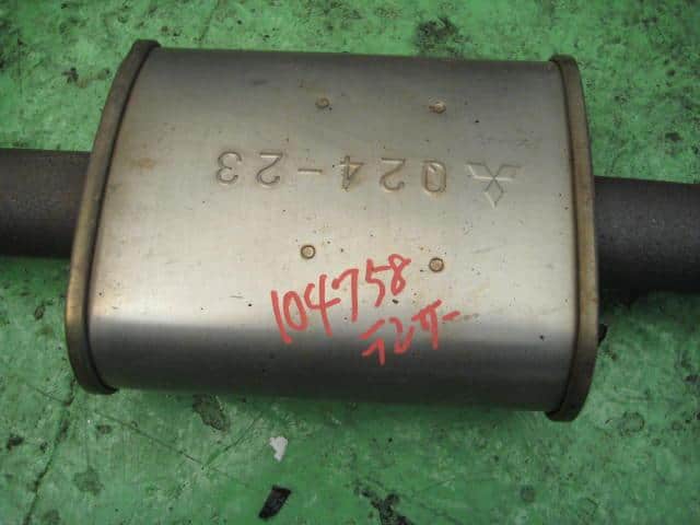 Exhaust Center Muffler MITSUBISHI Lancer Cedia 2002 TA-CS5W — photo 1