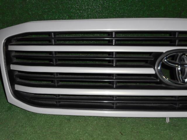 Radiator Grille TOYOTA Landcruiser 2002 GF-UZJ100 — photo 2