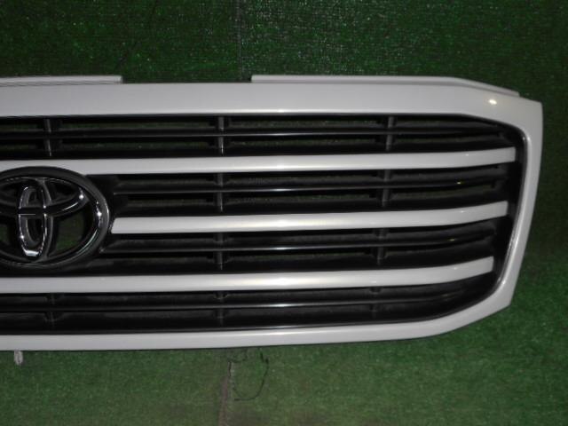 Radiator Grille TOYOTA Landcruiser 2002 GF-UZJ100 — photo 3