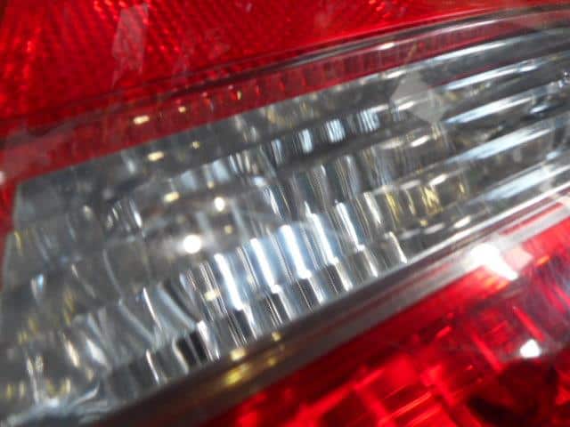 Right Tail Light SUBARU Forester 2002 TA-SG5 — photo 2