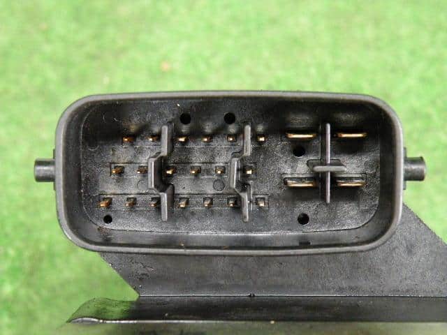 ABS Actuator TOYOTA Comfort 2003 TA-YXS11 — photo 3