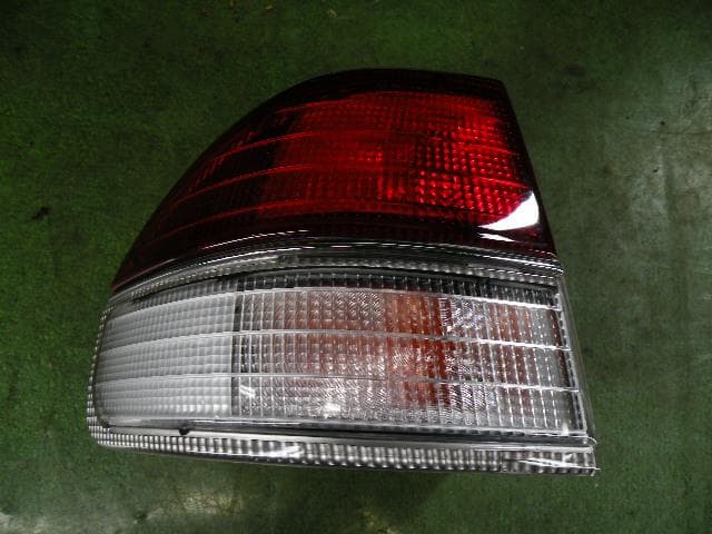 Left Tail Light NISSAN Largo 1995 KD-VNW30 — photo 1