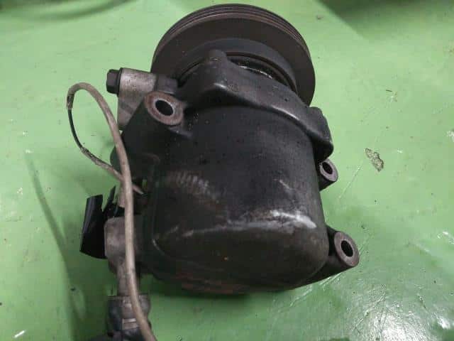 A/C Compressor SUZUKI Cervo 1992 E-CP32S 9520052E01 — photo 2