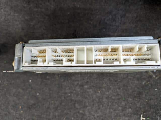 Engine Control Unit TOYOTA Crown 1998 GF-GS151H 1753002313 — photo 3