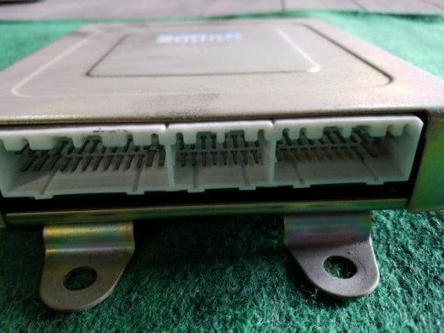 Transmission Computer MITSUBISHI Chariot 1995 E-N43W — photo 3