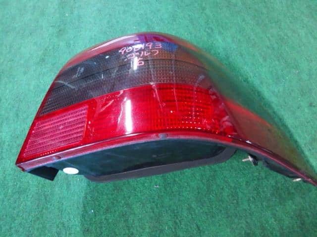 Right Tail Light VOLKSWAGEN Golf 2001 — photo 2