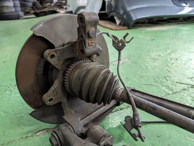 Rear Right Knuckle Hub Assembly MAZDA Familia 1999 GF-BJFW — photo 3