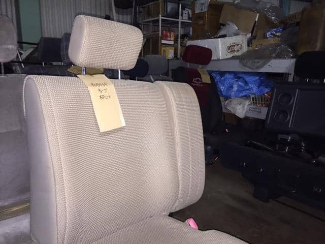 Driver's Seat NISSAN Cube 2005 DBA-YGNZ11 — photo 1