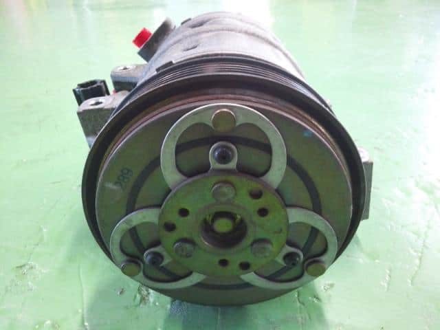 A/C Compressor NISSAN Serena 2002 UA-TC24 — photo 3