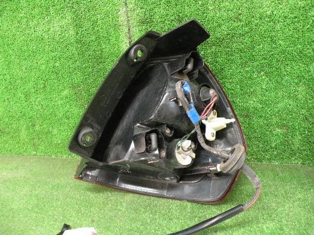 Left Tail Light NISSAN Wingroad 2002 TA-WFY11 — photo 3