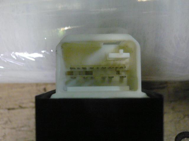 Power Window Switch TOYOTA Vitz 2008 DBA-KSP90 — photo 3