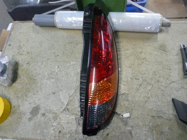 Right Tail Light MITSUBISHI i 2008 DBA-HA1W — photo 1