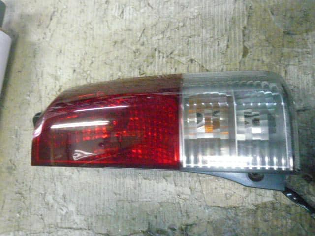 Right Tail Light MITSUBISHI eK Wagon 2002 LA-H81W — photo 2