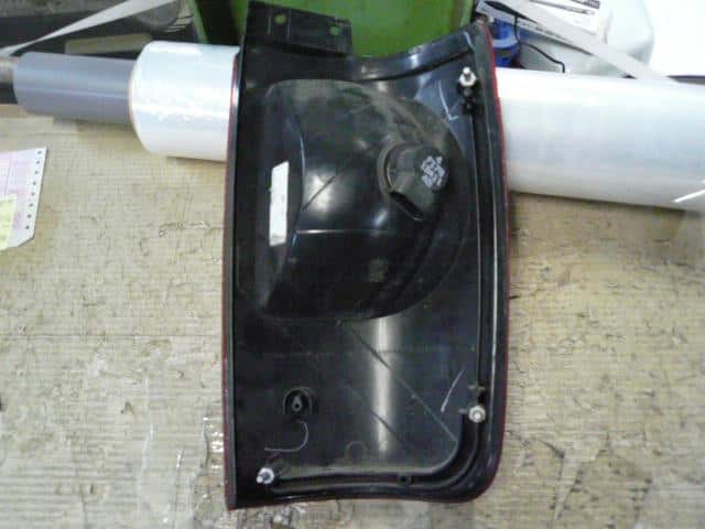 Left Tail Light FORD Lincoln navigator 1999 5LMPU28A1X — photo 3