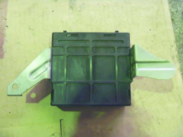 Engine Control Unit MITSUBISHI Minica 2005 GBD-H42V — photo 2
