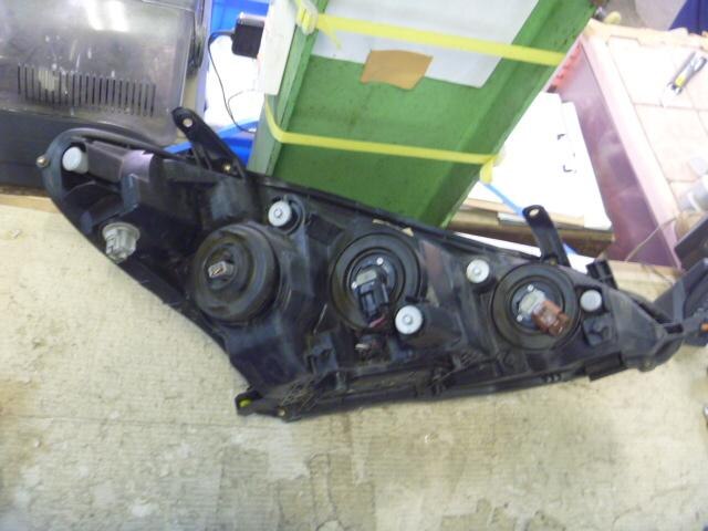Left Headlight TOYOTA Estima 2001 ZA-AHR10 — photo 3