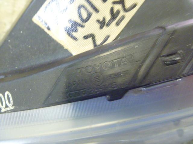 Left Headlight TOYOTA Estima 2001 ZA-AHR10 — photo 2