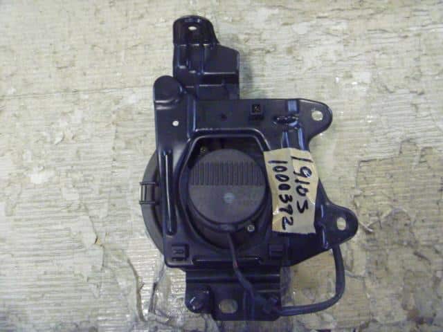 Right Fog Light DAIHATSU Move 1999 GF-L910S 8121097210 — photo 3
