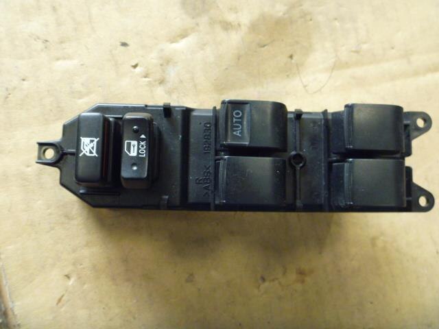 Power Window Switch TOYOTA Vitz 2005 DBA-NCP91 — photo 1