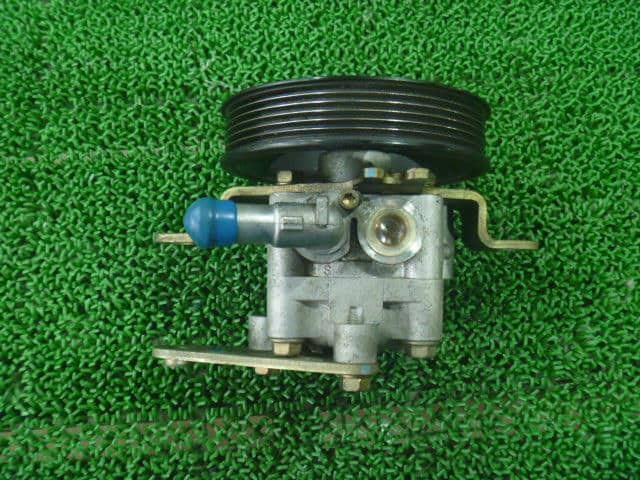 Power Steering Pump NISSAN Serena 2003 UA-TC24 — photo 1
