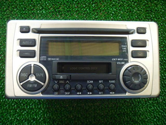 Radio-Cassette TOYOTA Fun Cargo 2002 TA-NCP20 12200138200131 — photo 1