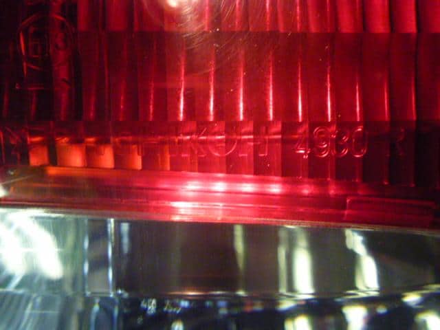 Right Tail Light DAIHATSU Move 2001 UA-L900S — photo 2