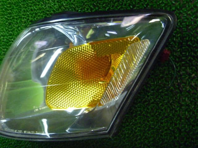 Left Side Marker Light MAZDA MPV 2001 GF-LW5W L08151070A — photo 3
