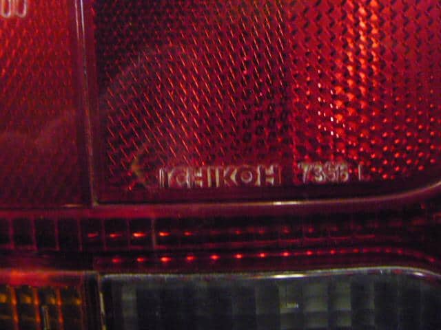 Left Tail Light DAIHATSU Mira 1994 E-L200S — photo 3