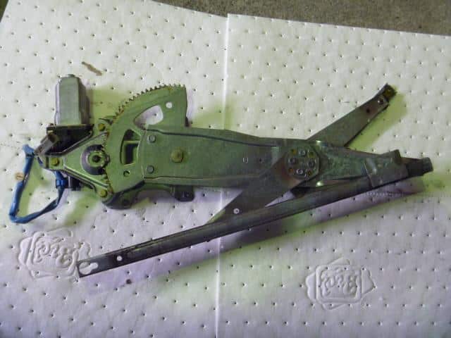 Rear Left Door Regulator HONDA Life 1999 GF-JB1 — photo 4