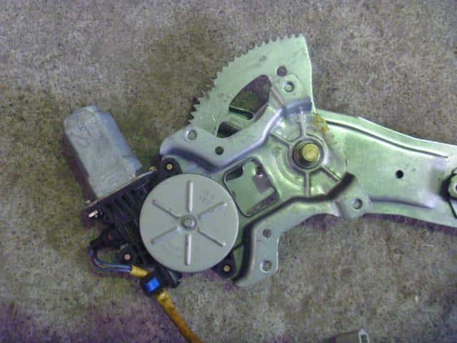 Rear Right Door Regulator HONDA Life 2000 GF-JB1 — photo 3