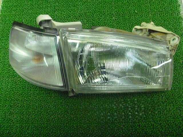 Right Headlight MAZDA Demio 1996 E-DW5W D20151030D — photo 1