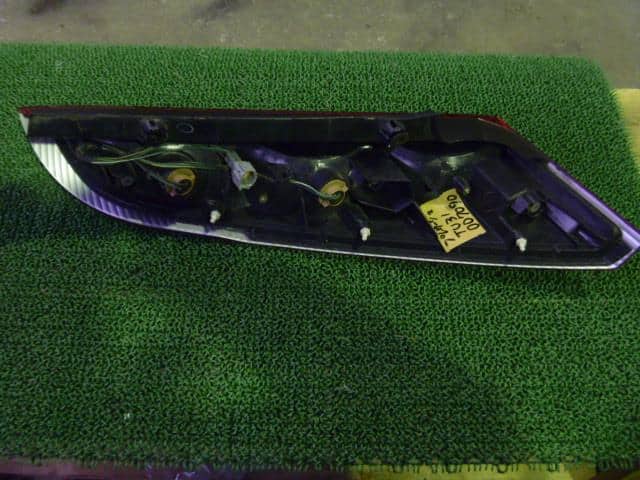 Left Tail Light NISSAN Presage 2003 UA-TU31 — photo 2