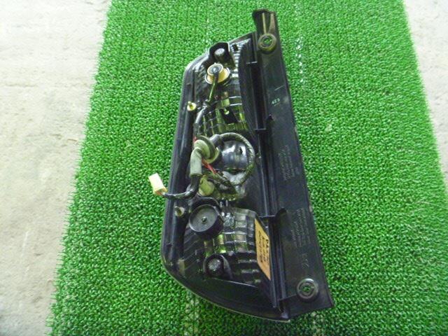 Right Tail Light TOYOTA Passo 2004 DBA-KGC10 — photo 3