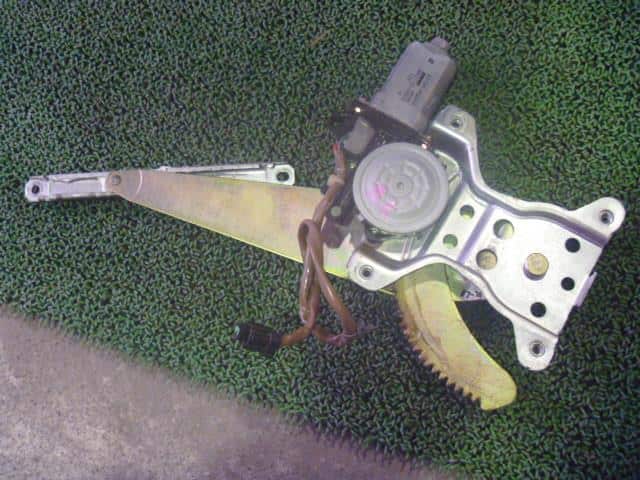 Rear Left Door Regulator NISSAN Stagea 2003 GH-NM35 82731AQ000 — photo 1