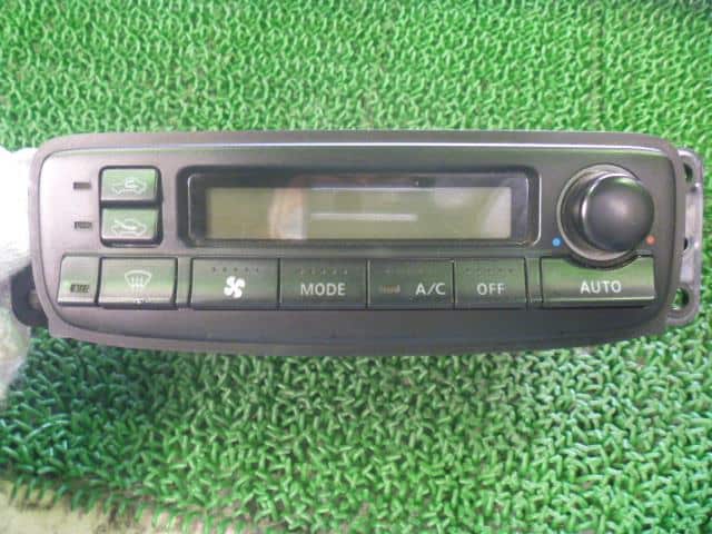 A/C Control Panel NISSAN Serena 2000 GF-PC24 — photo 1